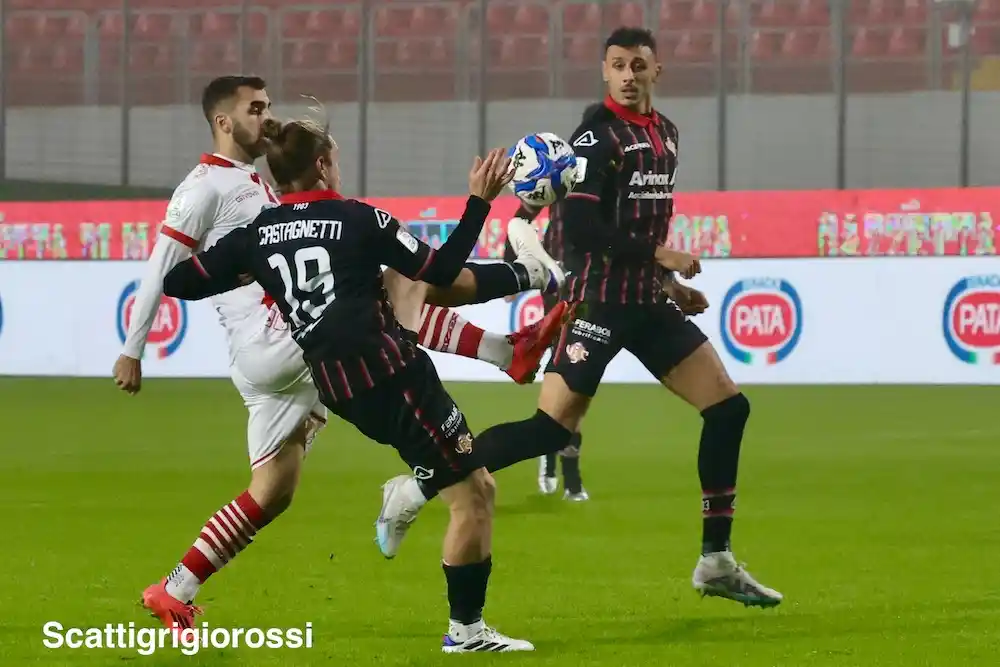 Mantova-Cremonese negli Scatti grigiorossi