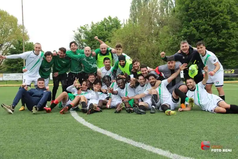 Corona - Torrazzo Malagnino  1-3   nelle foto di Beni