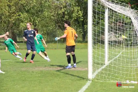 Click to enlarge image img_0145.jpg