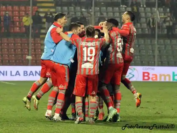 Click to enlarge image 17-dopo-rete-gondo-cremonese-parma-3-0-15-02-2020-_334.jpg