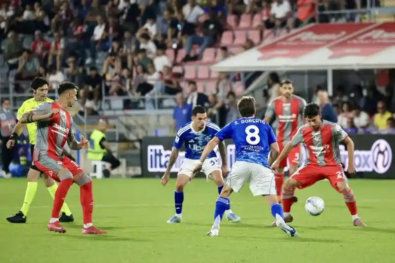 Cremonese-Como 1-4 negli...