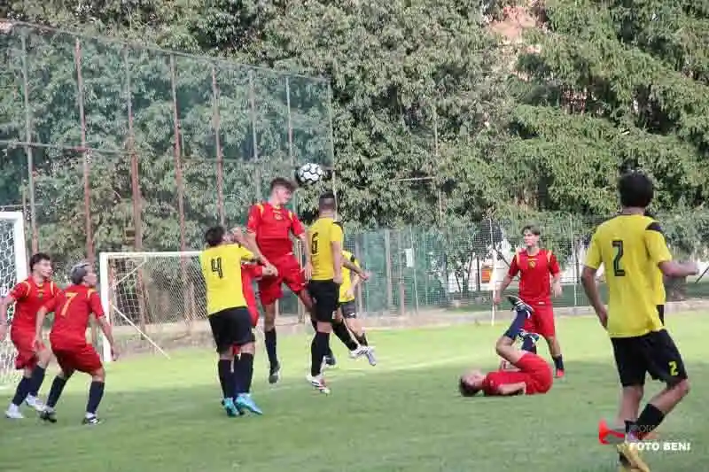 Esperia  River club United.  0-0 nelle foto di Beni