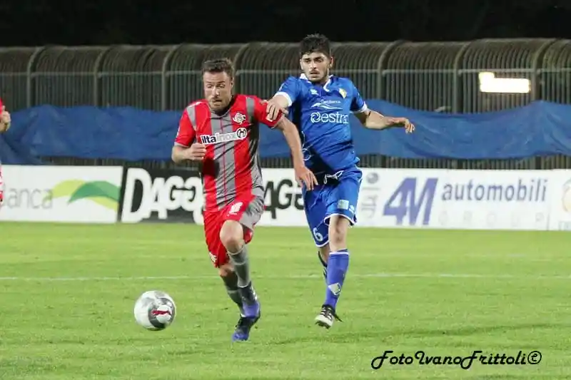 FIGURINE GRIGIOROSSE Simone Pesce, il leader grintoso della Cremonese di Tesser