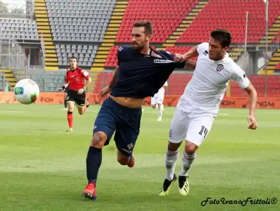 Click to enlarge image Caracciolo-Cremonese-Pro-Vercelli-1-2-amich-12-10-19 107.JPG