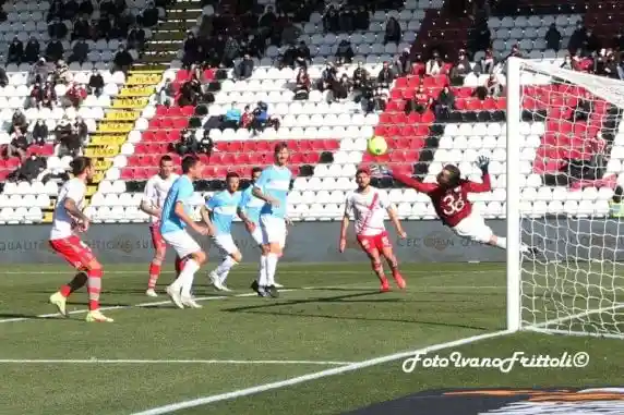 Click to enlarge image 3-parata-kastrati-poi-rete-cittadella-cremonese-0-2-12-02-22-_015.jpg