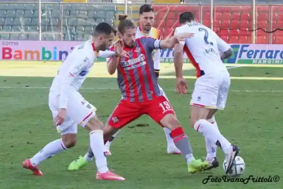 Click to enlarge image castagnetti-cremonese-lecce-1-2-13-02-2021_362.jpg
