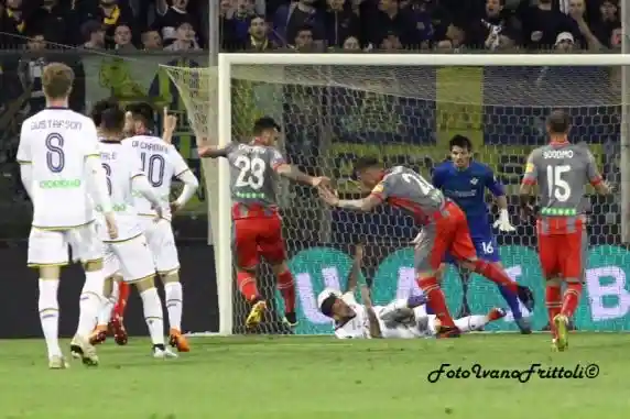 Click to enlarge image 2-rigore-di-Terranova-su-Zaccagni-Cremonese-HellasVerona-1-1-29-03-19- 103.JPG