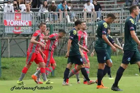 Click to enlarge image ciofani-dopo-rete-cremonese-feralpi-2-1-amich-pinzolo-31-07-21-_287.jpg