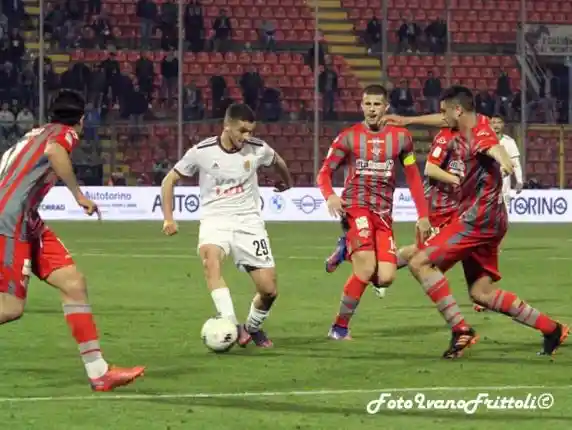 Click to enlarge image 17-ex-palombi-accerchiato-cremonese-alessandria-2-1-05-04-2022-_426.jpg