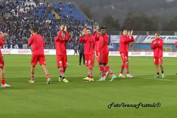 Click to enlarge image 9-saluti-curve-prima-della-gara-brescia-cremonese-1-0-28-10-2021-_005.jpg