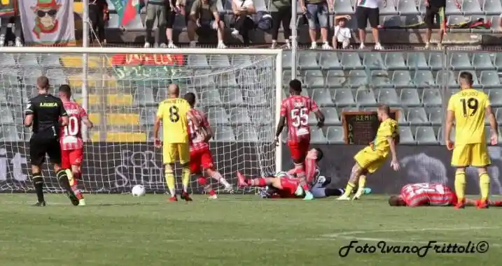 Click to enlarge image 3-rete-annullataternana--cremonese-ternana-2-0-02-10-2021-_346.jpg