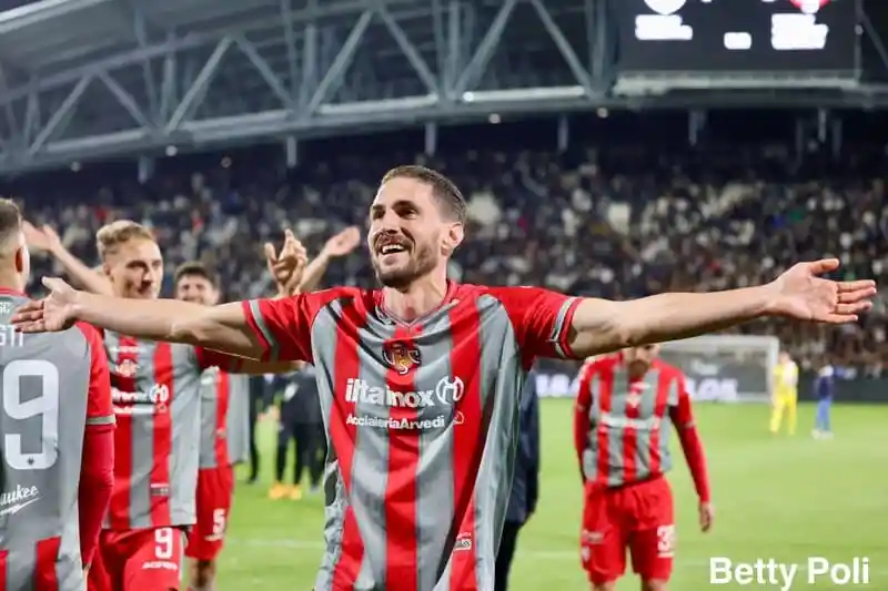 Spezia-Cremonese 2-3 negli Scatti Grigiorossi