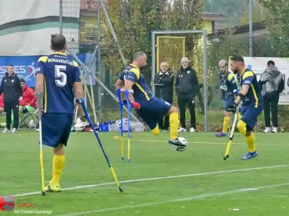 Click to enlarge image web_019_amputati_calcio_2022.jpg