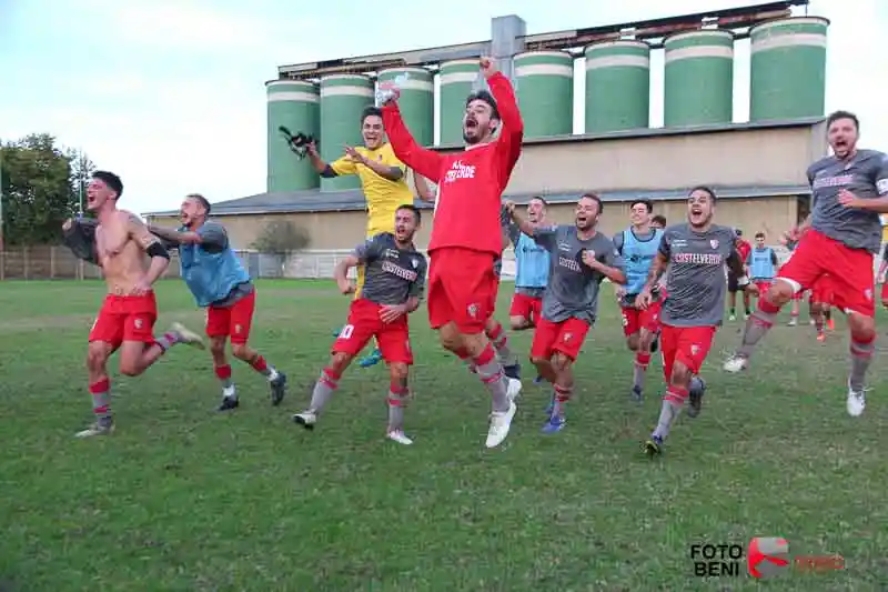 Castelverde    Pescarolo  4-2 nelle foto di Beni