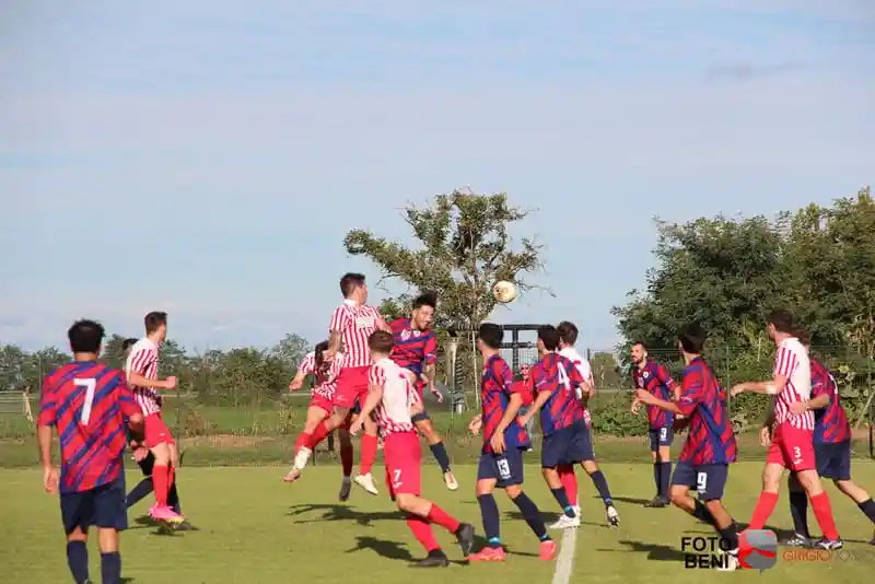 Pescarolo  Leoncelli  1-1 nelle foto di Beni