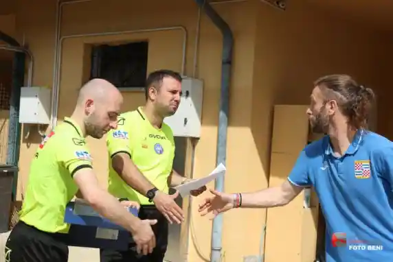 Click to enlarge image img_0063.jpg