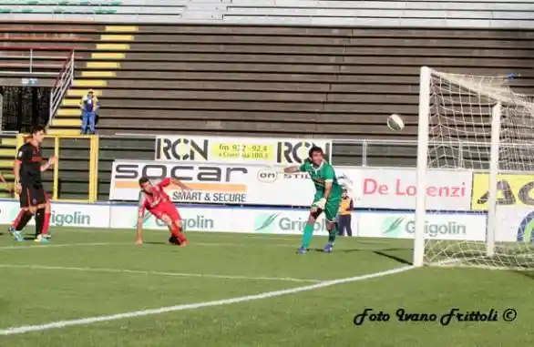 Click to enlarge image Cremonese Renate 0-1 Coppa Italia 22.10.14  M.Marchi al tiro fuori 148.JPG