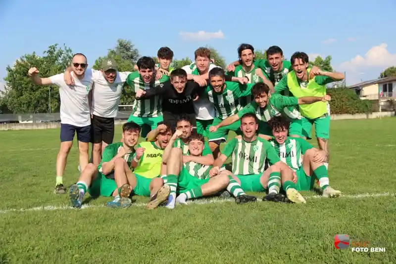Castelnuovo - Paderno  1-1 nelle foto di Beni