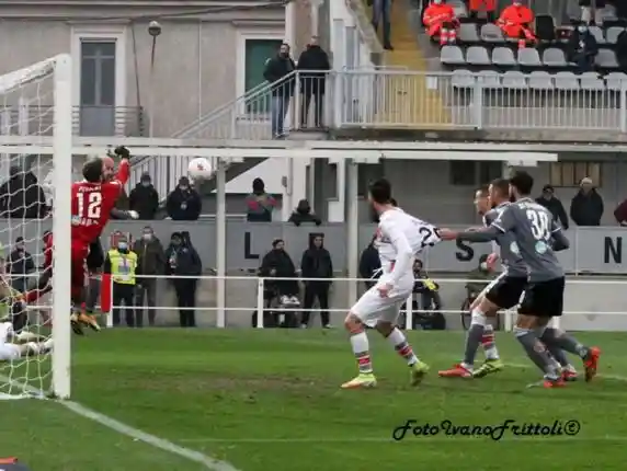 Click to enlarge image assedio-finale-aless-cremonese-2-1-27-novembre-2021-.jpg