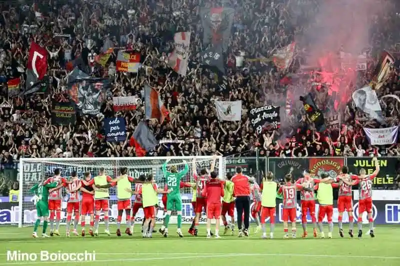 Semifinali PlayOff: Cremonese - Catanzaro 4-1 negli Scatti Grigiorossi 