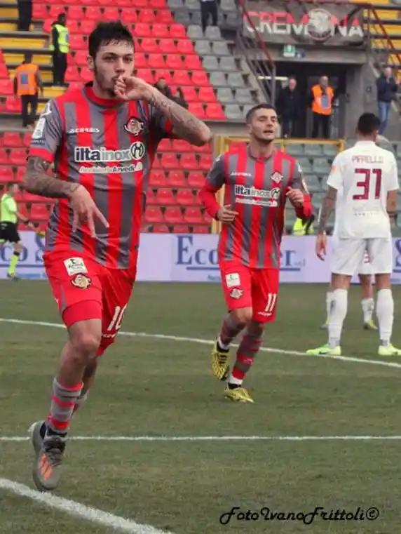 Click to enlarge image 13-dopo-rete-Gaetano-Cremonese-Trapani-5-0-16-febb-2020 359.JPG