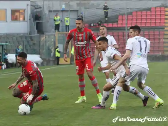 Click to enlarge image 10-buonaiuto-subisce-fallo-cremonese-alessandria-2-1-05-04-2022-_083.jpg