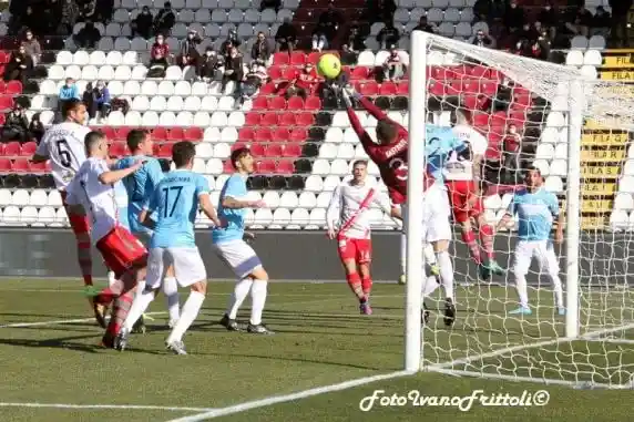 Click to enlarge image 3-parata-kastrati-cittadella-cremonese-0-2-12-02-22-_004.jpg