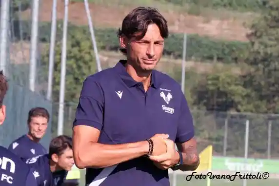 Click to enlarge image 5-cioffi-hellasverona-cremonese-4-3-amich-30-07-22-_006.jpg