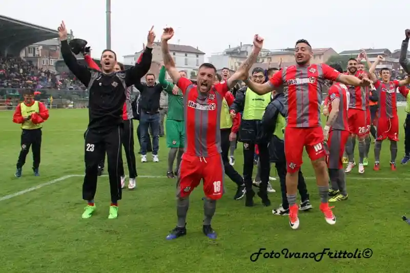 La festa in campo negli scatti di Ivano Frittoli