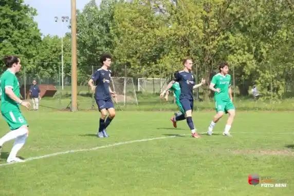 Click to enlarge image img_0143.jpg