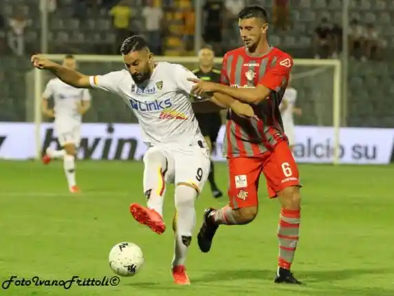 Click to enlarge image 17-duello-ravanelli-ex-coda-cremonese-lecce-3-0-22-09-2021-_054.jpg