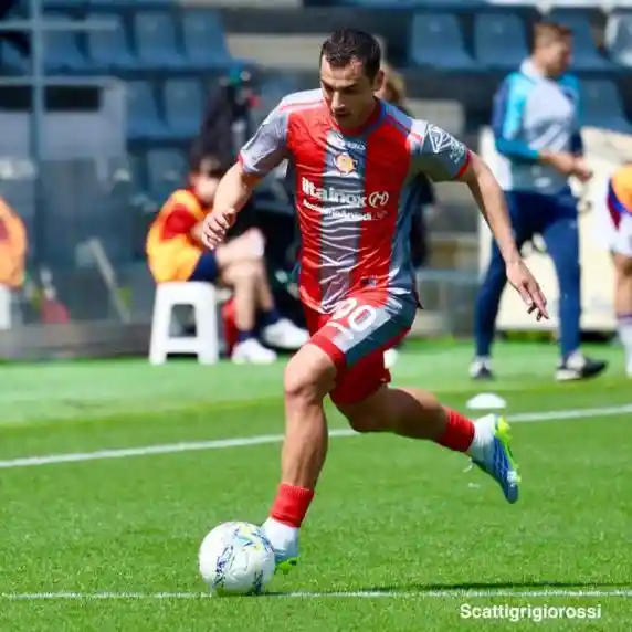 Click to enlarge image 532a7089.jpg