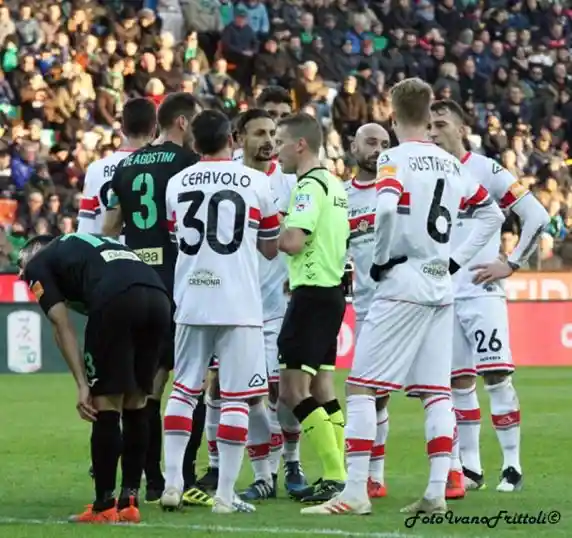 Click to enlarge image Rigore-negato-Pordenone-Cremonese-1-0-29-12-19 250.JPG