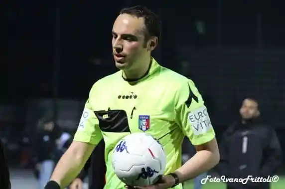 Click to enlarge image 6-arbitro-Guccini-Cittadella-Cremonese-1-3-22-04-19- 156.JPG