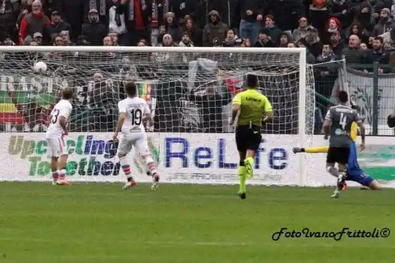 Click to enlarge image 1-rete-mustacchio-alessandria-cremonese-1-0-27-11-2021-_343.jpg
