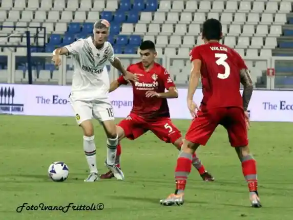 Click to enlarge image 22-vasquez-valeri-cremonese-ternana-3-2-c-it-08-08-2022-_207.jpg