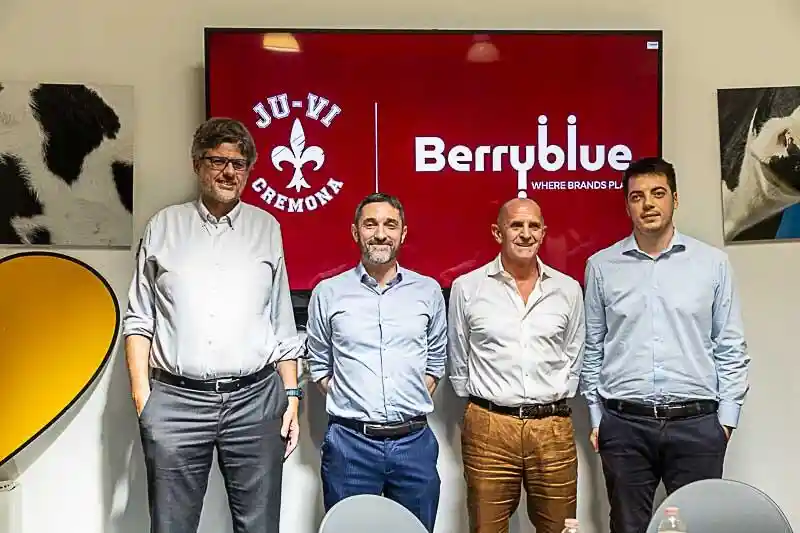 La Juvi inaugura una nuova visione: collaborazione con la Berryblue