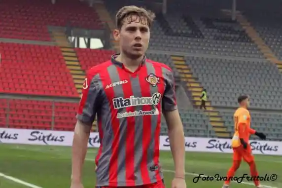 Click to enlarge image 8-nardi-esce-infortunato-cremonese-cosenza-1-0-19-12-2020_217.jpg