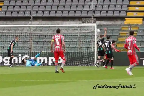 Click to enlarge image 4-rete-annullata-getano-cremonese-pordenone-2-1-10-04-2021-_053.jpg