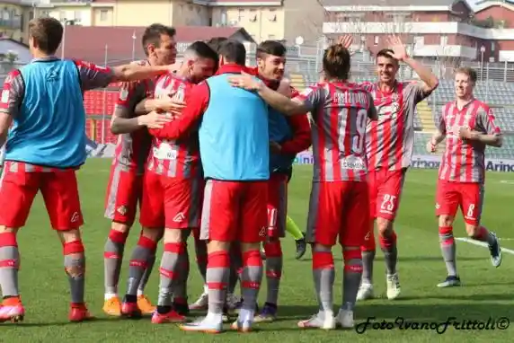 Click to enlarge image 10-valzania-rete-cremonese-reggiana-3-0-13-marzo-2021-_062.jpg