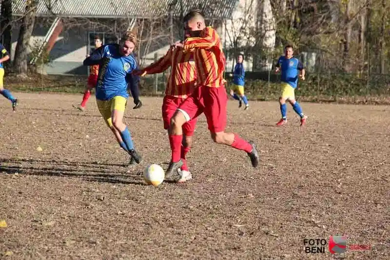 Corona   Tre ponti  0-0   nelle foto di Beni